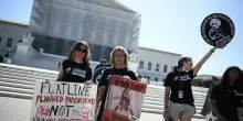Aborto, la Corte Suprema degli Stati Uniti blocca i finanziamenti pubblici