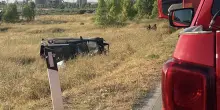 Italia, testacoda spaventoso e poi il volo nella scarpata: due giovanissimi, è tragedia