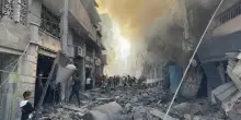 Spari all’improvviso sulla folla, fuoco israeliano sugli aiuti a Rafah: decine di morti