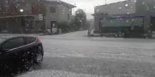 Meteo Italia, tempesta di ghiaccio e acqua sulla città: allagamenti e danni