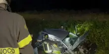 Incidente stradale mortale, l’auto si ribalta più volte: a bordo due ragazzi