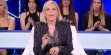 “Come osi? Chiedi subito scusa a tutti”. Simona Ventura nerissima all’Isola dei Famosi: è gelo