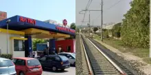 Tragedia in mattinata, giovanissimo travolto e ucciso dal treno: “Era agonizzante sui binari”