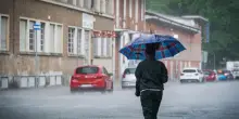 Meteo, dopo il caldo tornano i temporali in Italia: le zone più a rischio