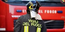 Incendio in Italia fiamme in un sottoscale: evacuati tre piani, tre donne intossicate
