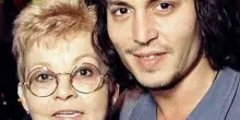 Johnny Depp a cuore aperto: “Ecco cosa mi faceva mia madre”. Racconto da incubo
