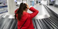 Bagaglio smarrito o danneggiato, cosa fare e come ottenere il risarcimento. La guida di Altroconsumo