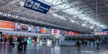 Maltempo a Roma, chiuso l’aeroporto di Fiumicino: voli dirottati