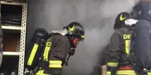 Incendio in Italia, fiamme nella palazzina: coinvolti anche dei bambini