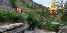 Il tuffo sotto gli occhi degli amici, poi il dramma: morto così in Italia, aveva soltanto 25 anni