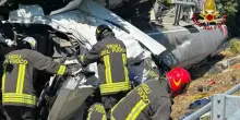 Cisterna si ribalta in autostrada, incidente spaventoso: code chilometriche, è caos