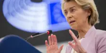 Il Parlamento europeo boccia la mozione di sfiducia a von der Leyen, la destra italiania si divide