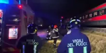 “Folgorato in un istante”. Tragedia sui binari in Italia, circolazione paralizzata