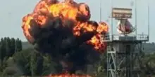 Aereo in fiamme si schianta: “una palla di fuoco nel cielo”