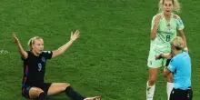 Italia femminile, è l’ora della rabbia: un rigore scandaloso elimina le azzurre