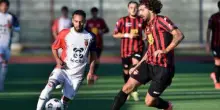 “Aneurisma cerebrale”. Operato d’urgenza il calciatore italiano: come sta