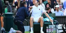 Sinner, le sue condizioni dopo l’infortunio a Wimbledon: “Un po’ di preoccupazione c’è”