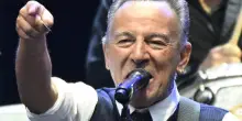 Bruce Springsteen fa esplodere San Siro: chi insulta in italiano