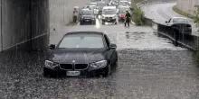 Allerta meteo Italia, emergenza paurosa: piogge torrenziali, dove si rischia di più domani