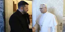 “Pronto ad ospitare i negoziati di pace”. Papa Leone incontra Zelensky a Roma