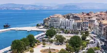 Ragazzi italiani in vacanza, orrore nel residence: il volo terrificante, poi le urla