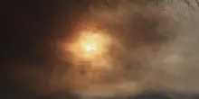 Incendio devastante, si propaga velocemente: oscurato il cielo della capitale