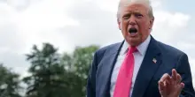 Trump, l’ultima follia: vuole decidere il nome della squadra di football e minaccia: “O così o niente stadio”