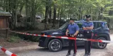 “L’hanno trovata così”. Era scomparsa, accanto a lei un sasso insaguinato: orrore in Italia
