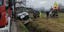 Spaventoso incidente in Italia, pulmino con a bordo disabili finisce fuori strada: il bilancio