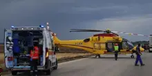 Incidente mortale in strada, moto si schianta contro un camion: “Impatto devastante”. Addio