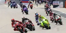 Marquez superstar in Repubblica Ceca: Sprint da urlo, Ducati ko sulle gomme
