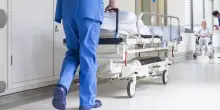 Antonella, 77 anni, morta dopo 48 ore su una barella: aperta un’inchiesta per omicidio colposo