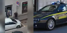 Col fucile nella lavanderia dell’ex, parte un colpo: panico in strada, è dramma