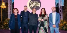 L’anniversario di Andrea Bajani, un addio che conquista lo Strega