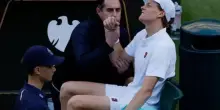 Sinner, problema durante il match a Wimbledon: medico in campo