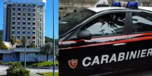 Accoltella la moglie nel sonno, martoriata su tutto il corpo: poi il gesto estremo, orrore in Italia