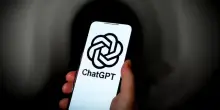 ChatGpt, migliaia di conversazioni private finiscono su Google: “Attenzione, come proteggersi”