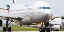 Italia, panico sull’aereo con 300 passeggeri: intervengono i vigili del fuoco. Cosa succede