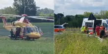 Schianto fatale, ciclista si scontra con il pullman della squadra da calcio: impatto devastante!