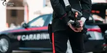 Violenza su una ragazza, orrore in Italia: passeggiava con le amiche, l’incubo in pieno centro