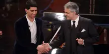 “Allarme botulino”. Bocelli, il malore del figlio dopo cena: nausea e dolori fortissimi, la corsa in ospedale