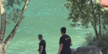 “Aveva solo 12 anni”. Scompare in acqua, sotto gli occhi dei genitori: tragedia immensa in Italia, ritrovato così