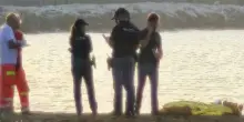 Shock nella famosa spiaggia italiana: ragazzo trovato così sulla battigia, è tragedia