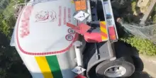 ITALIA – Cisterna esce di strada, conduttura del gas tranciata e evacuazione della zona