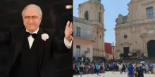 Funerali Pippo Baudo, oggi l’ultimo saluto a Militello: la cerimonia è iniziata- La diretta
