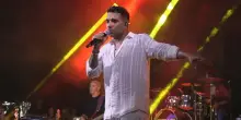 Il cantante italiano ricoverato d’urgenza: annullati impegni e concerto