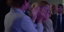 Meloni al meeting di Rimini, il lacrime sul palco. Su Draghi: “Ha ragione su Ue”