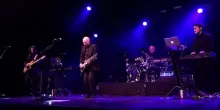 Il cantante costretto a fermarsi: “Problemi di salute e cure urgenti”, tour annullato dopo l’annuncio ai fan