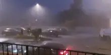 Italia sotto l’acqua, terribile tromba d’aria devasta la costa. Danni e allagamenti