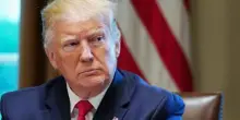 Ventisei Paesi pronti a difendere Kiev. Trump alza la pressione sull’Europa: “Stop al petrolio russo”